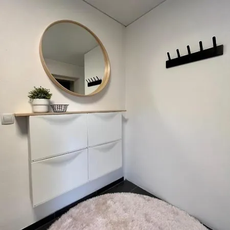 Executive Near Ramstein Air Base Apartman *